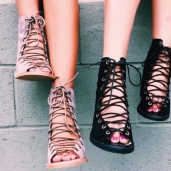 Jeffrey Campbell Cors lace up bootie - Picture 2 of 8